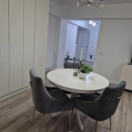 Apartment Sweet Rezidence